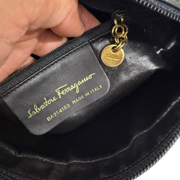 Salvatore Ferragamo Black Leather Authentic Gold Plaque Logo Leather Crossbody V - Picture 6 of 13